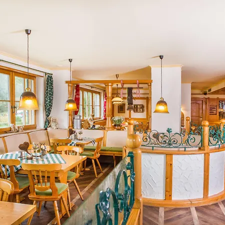 Traditions-Gasthaus Bayrischer Hof-2