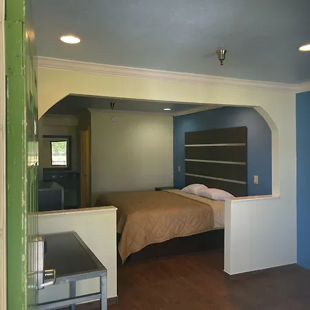 Mustang Inn-2