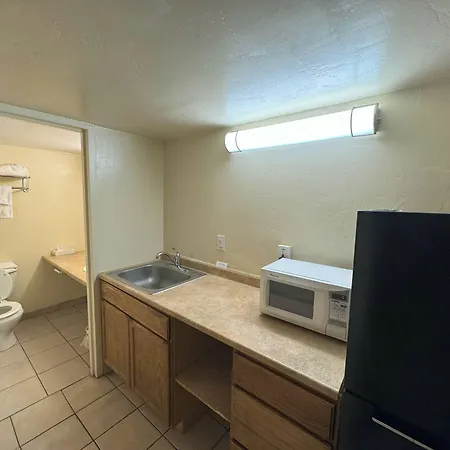 Big Chile Inn & Suites-3