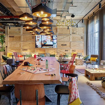 Moxy Cologne Muelheim-3