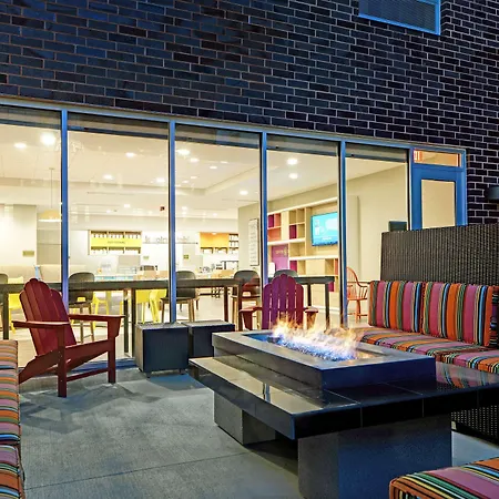 Home2 Suites By Hilton Milwaukee Downtown-3