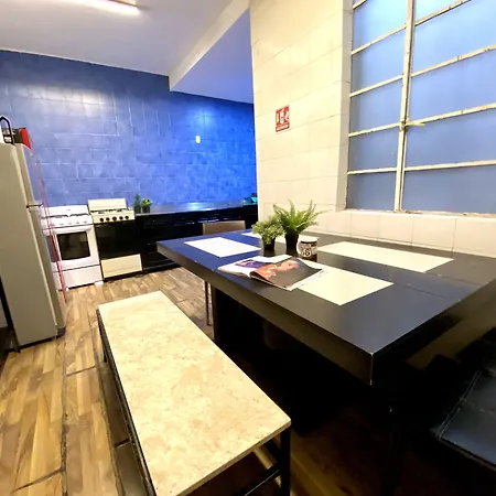 Roomies Hostel Condesa-3