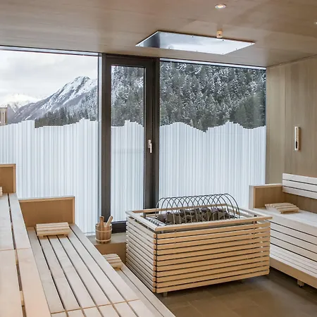 All-Suite Resort Paznaun Silvretta Premium Card Ende Juni bis Anfang Oktober inkludiert-3