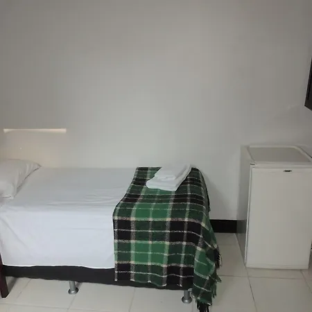 Hotel Economy 888 - Próximo a Praça da Estação e Rodoviária-2