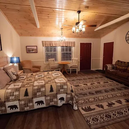 The Snowshoe Lodge-3