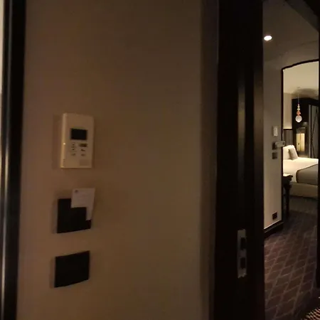 Mercure Paris Arc de Triomphe Wagram-3