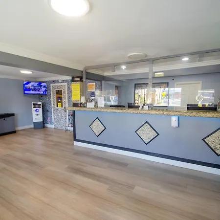 Super 8 By Wyndham Las Vegas North Strip/Fremont St. Area-3