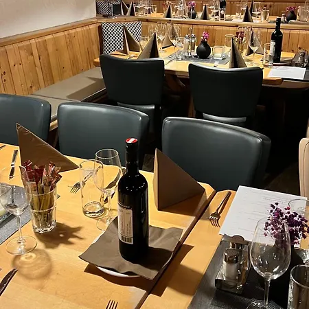 Edelweiss Lounge Restaurant Hotel Pizza Cafe Billard Gasthof-2