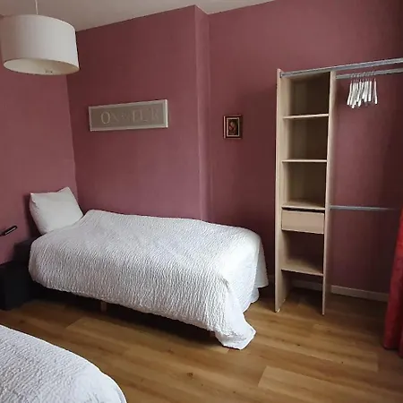 Close To Centre, 3 Rooms, 2 Bathr & Wc, Free Parking & Wifi, Spacious Living Area & Kitchen-2