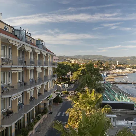 B&B Hotel Diano Marina Palace-2