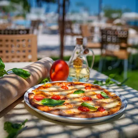 Hvd Riviera Beach Ultra All Inclusive & Mineral Pool - Private Beach & Free Parking-2