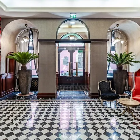 Hotel H15 Francuski Old Town - Destigo Hotels-3