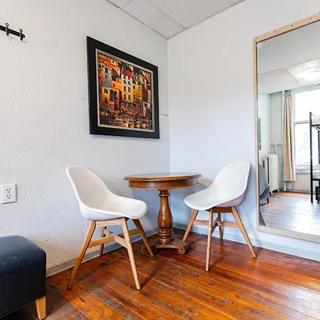The Cambie Hostel Gastown-2