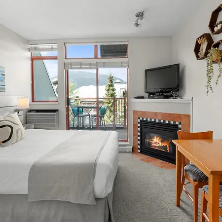 Alpenglow Lodge By Mva-3