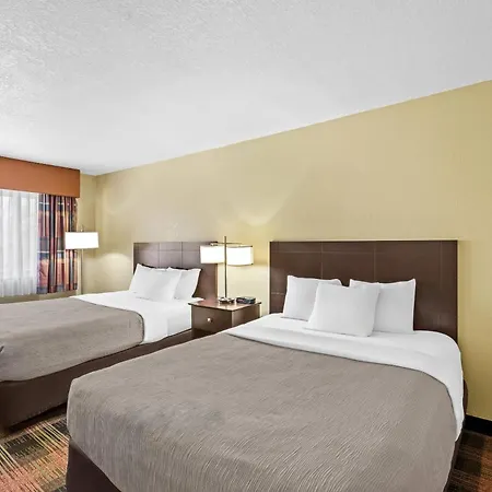Quality Inn&Suites Des Moines Airport-2