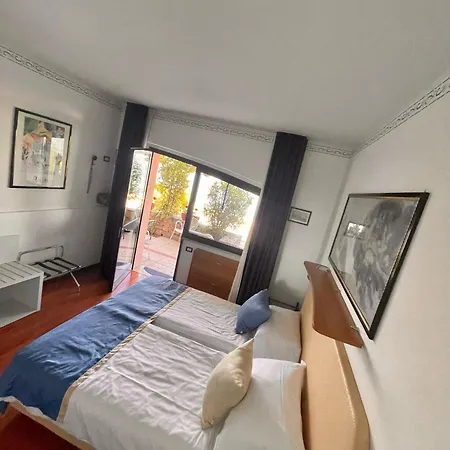Hotel Villa Carlotta-2