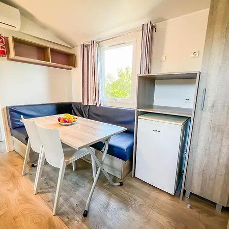 Happy Camp mobile homes in BalatonTourist Füred Camping&Bungalows-2
