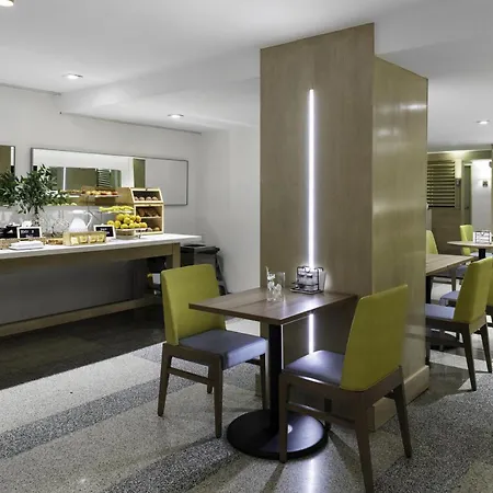 Hilton Garden Inn Miami South Beach-3