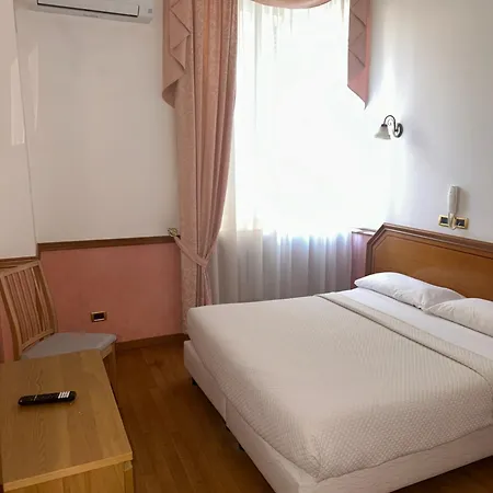 Green Hotel-2
