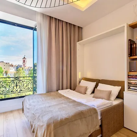 GRAND HÔTEL City Center at 2 minutes walk from the beach-2