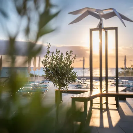 Astoria Hotel All Inclusive- Private Beach&Beach Club-2