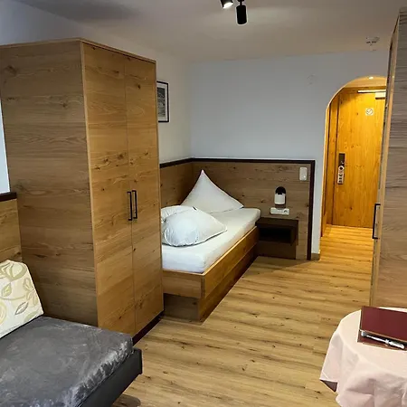Hotel Garni Tyola-3