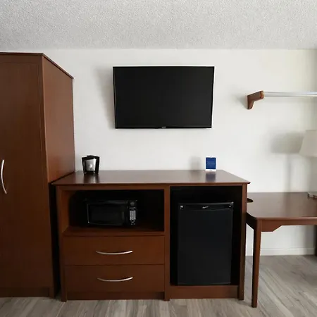 Hotel 8-3