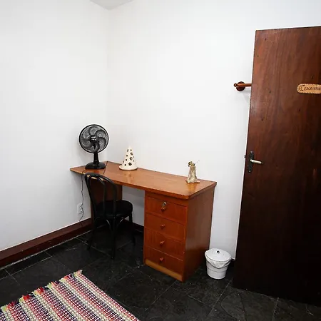 Espaço Sideral - Quartos com ar-condicionado, 5min Estádio Maracanã, 8min UERJ, shopping, 12min metrô, wi-fi 300mbp, ampla área comum com cozinha - prático e confortável-2