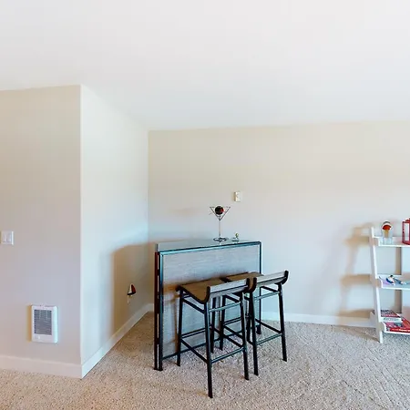 The Seaside Condo In Westport-3