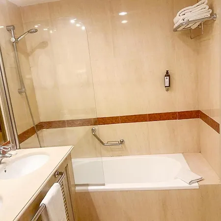 Apartamentos Guadalpin Boutique-2