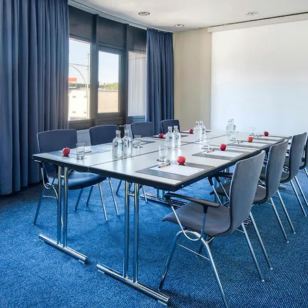 Hotel Freiburg City Center By Leonardo Hotels-3