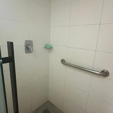 Flat em Hotel de Luxo beira mar da grife Ritz suítes com vista ampla para todo o mar da cruz das almas, jatiúca e ponta verde, com toda estrutura de um hotel lindo e arrojado, academia, piscina e muito mais, venha viver essa experiência incrível!-2