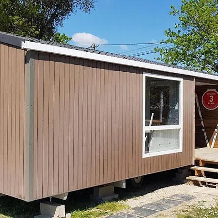 Camping Insolite Le Haut Village-2