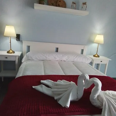 Hostel & Rooms O Albergue Da Meiga-2