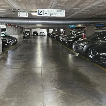 Residence Neverin Luxury Apartments-Private Garage-2
