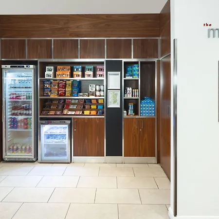 Courtyard By Marriott Edinburgh-3