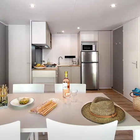 Vic'S Land Holidays-2