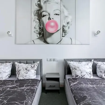 Queen Apartments-3