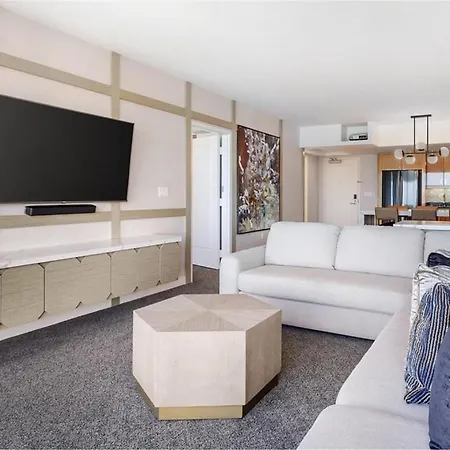 Suites At Elara Las Vegas Center Strip-No Resort Fees-2