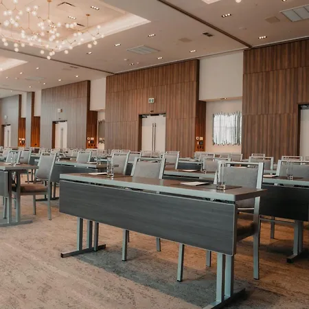 Homewood Suites By Hilton Montreal Midtown-3