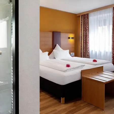TIPTOP Hotel Burgschmiet Garni-2
