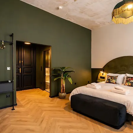 Maroon & Moss Residence-3