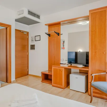 Hotel Nuova Barcaccia-3