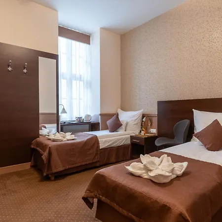 Central Hotel 21-3