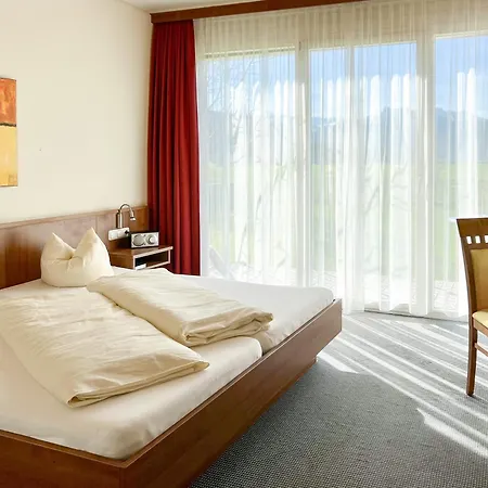 Vitalhotel Quellengarten - Bed&Breakfast-3