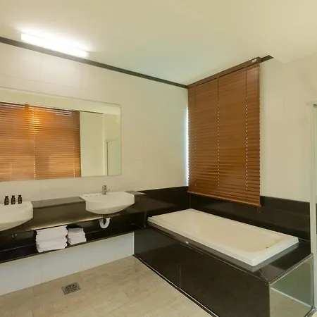 Ritz Lagoa Da Anta Hotel & Spa-2