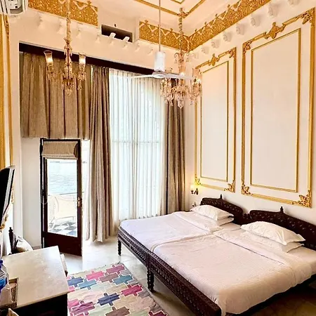 Lake Pichola Hotel-3
