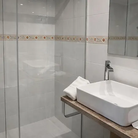 Aparthotel Montcada-3