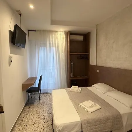 Hotel Trieste RICCIONE-3