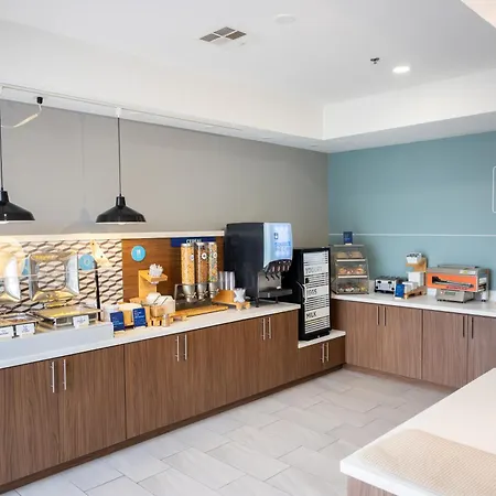 Holiday Inn Express Hotel & Suites Wichita Airport By Ihg-2